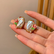 Light luxury and niche design sense, frosted brushed double-layer geometric earrings, simple and versatile for women, elegant stud earrings pic 5