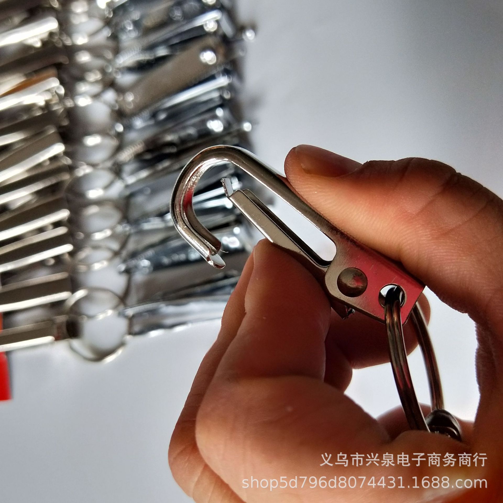 One-yuan keychain, nail clipper, ear spoon, keychain three-piece set, key chain pendant, metal keychain accessories pic 5