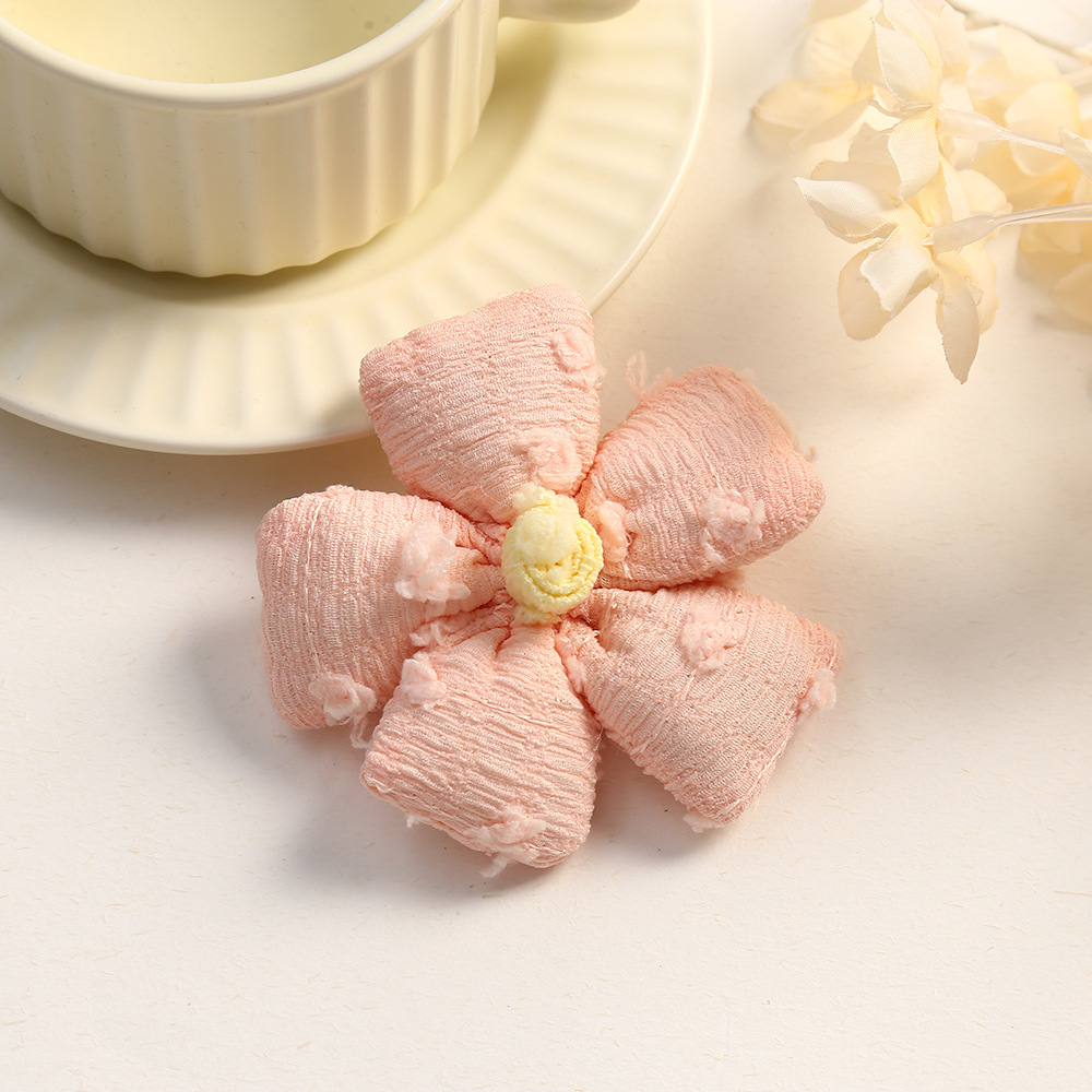 Wholesale of classic Japanese-style cotton-filled three-dimensional flower brooch accessories and accessories for clothing, bags and accessories pic 4