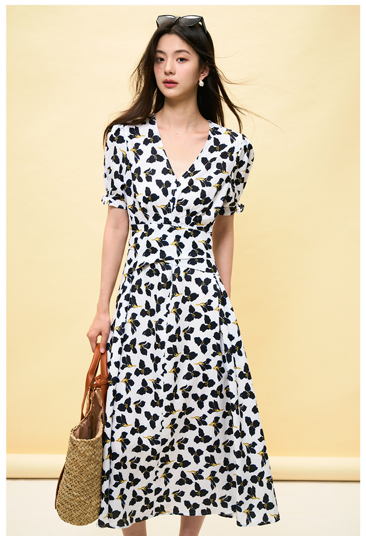 【 Shengdu 】 Summer New French-style printed V-neck, waist-cinching and slimming, puffed sleeves, large skirt hem floral print dress pic 18
