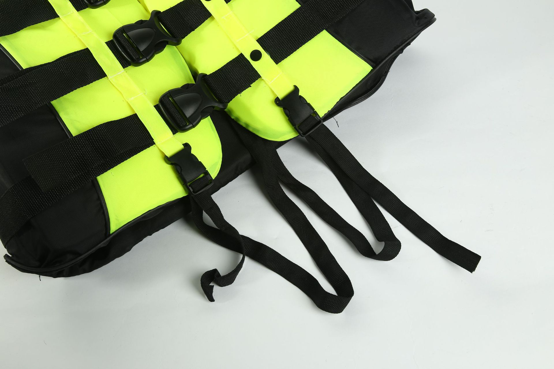 Outdoor rafting suits, adult life jackets, floating suits, flood resistance suits, water world rafting and swimming safety suits in stock pic 13