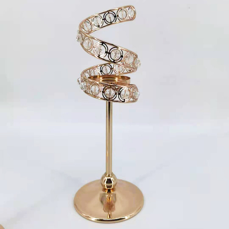 Wholesale European-style electroplated iron candlesticks, wedding props, retro candlesticks, creative ornaments in stock from the manufacturer pic 4
