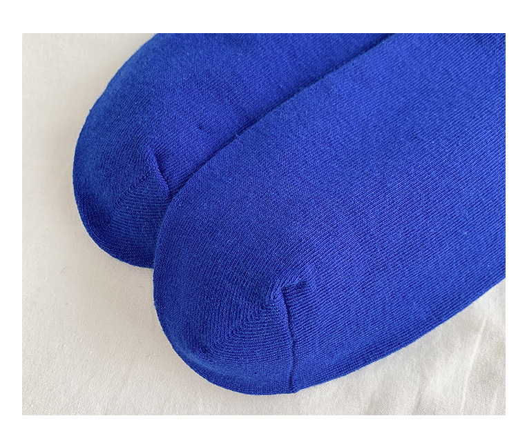 秋冬季中筒袜子女士 潮流克莱因蓝高帮女袜 诸暨长筒精梳棉袜批发详情15