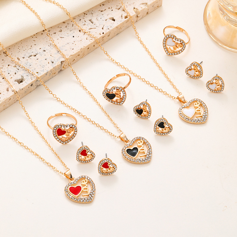 欧美ins爱心首饰套装跨境时尚镶钻LOVE字母桃心项链耳环戒指3件套详情8
