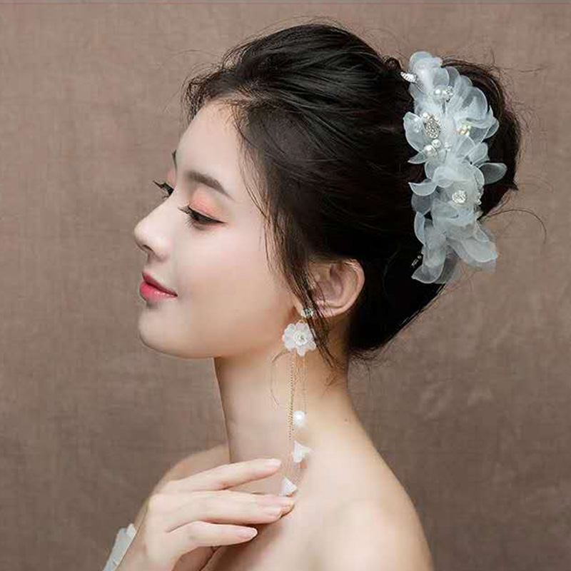 Xinyun Japanese and Korean bride headwear, handcrafted silk gauze white flower hair clips, studio wedding dress headwear accessories in stock pic 10