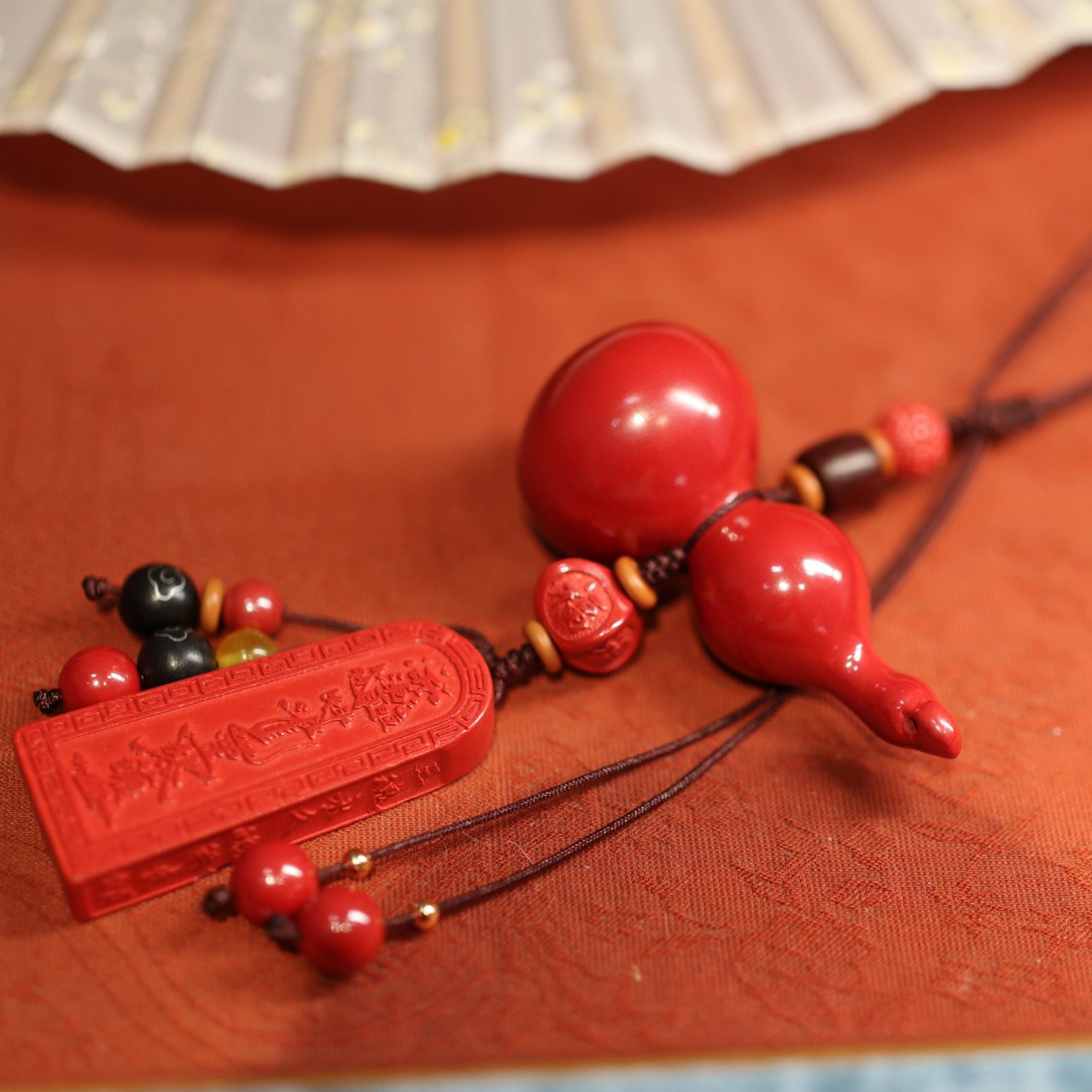 Wholesale of Chinese-style entry and exit peace Emperor sand and cinnabar Fortune gourd car pendants, keys, rearview mirror ornaments pic 5