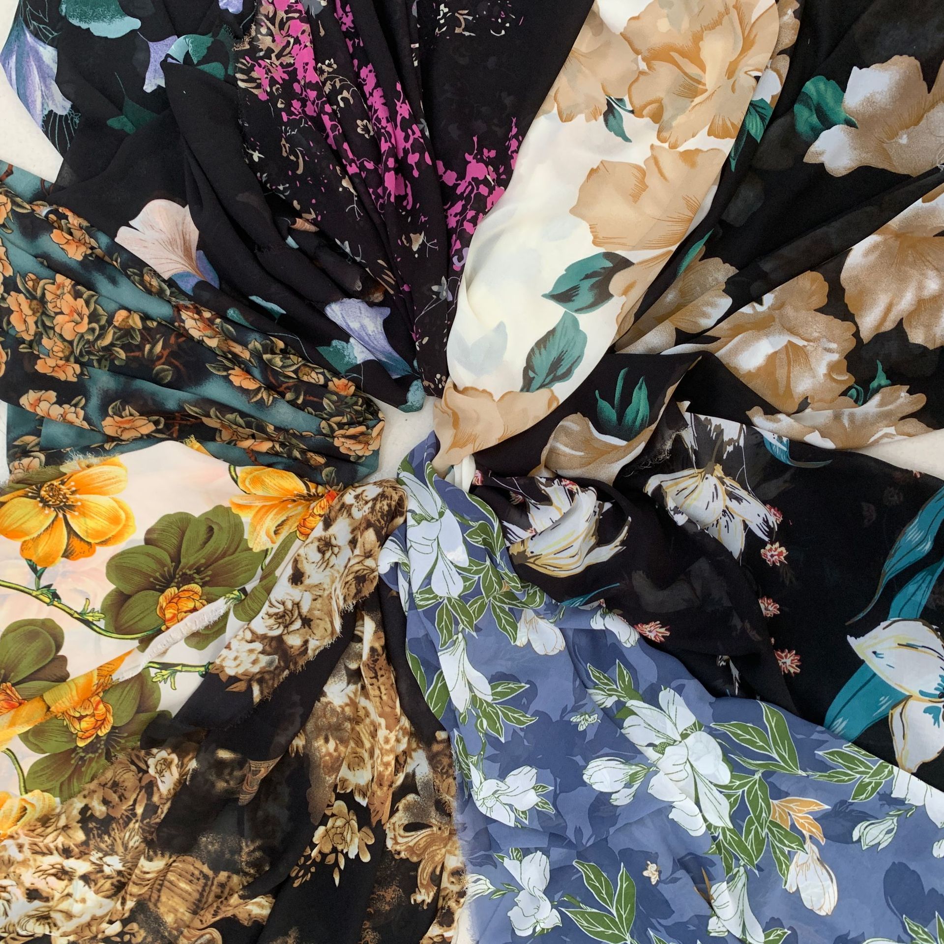 Custom-made pearl chiffon sun protection shawl fabric, polyester woven printed chiffon dress fabric pic 1