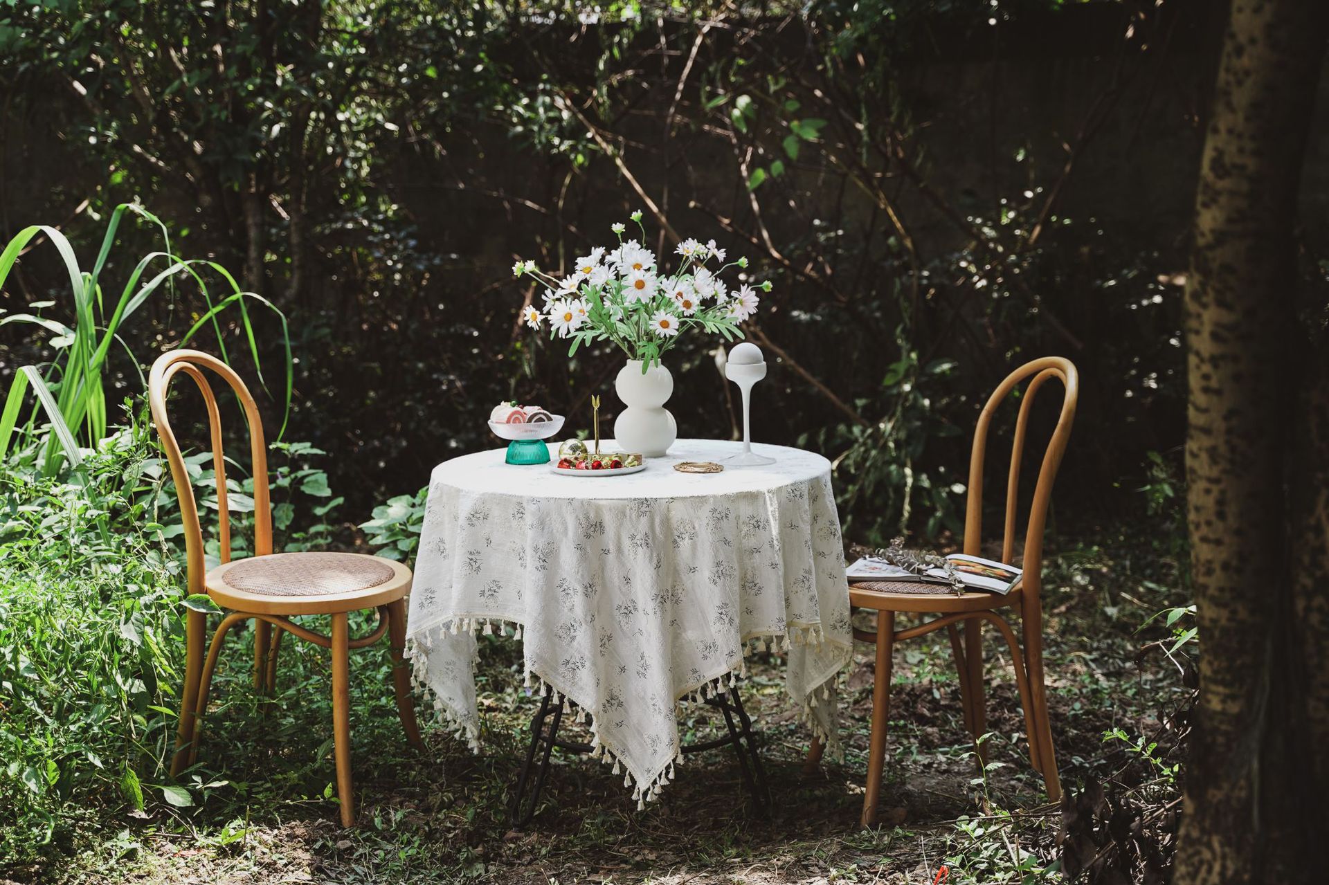 Fresh and clean cross-border tablecloth ins lilac flower fragments garden cotton and linen tablecloth fabric American decoration Amazon picnic cloth pic 15