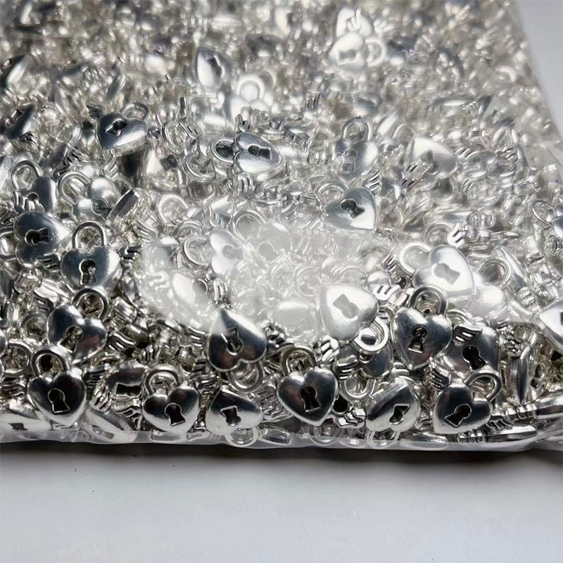 Creative and romantic couple heart lock bracelet accessory pendant, Angel Wing Heart-shaped wing necklace, ancient silver alloy pendant pic 5