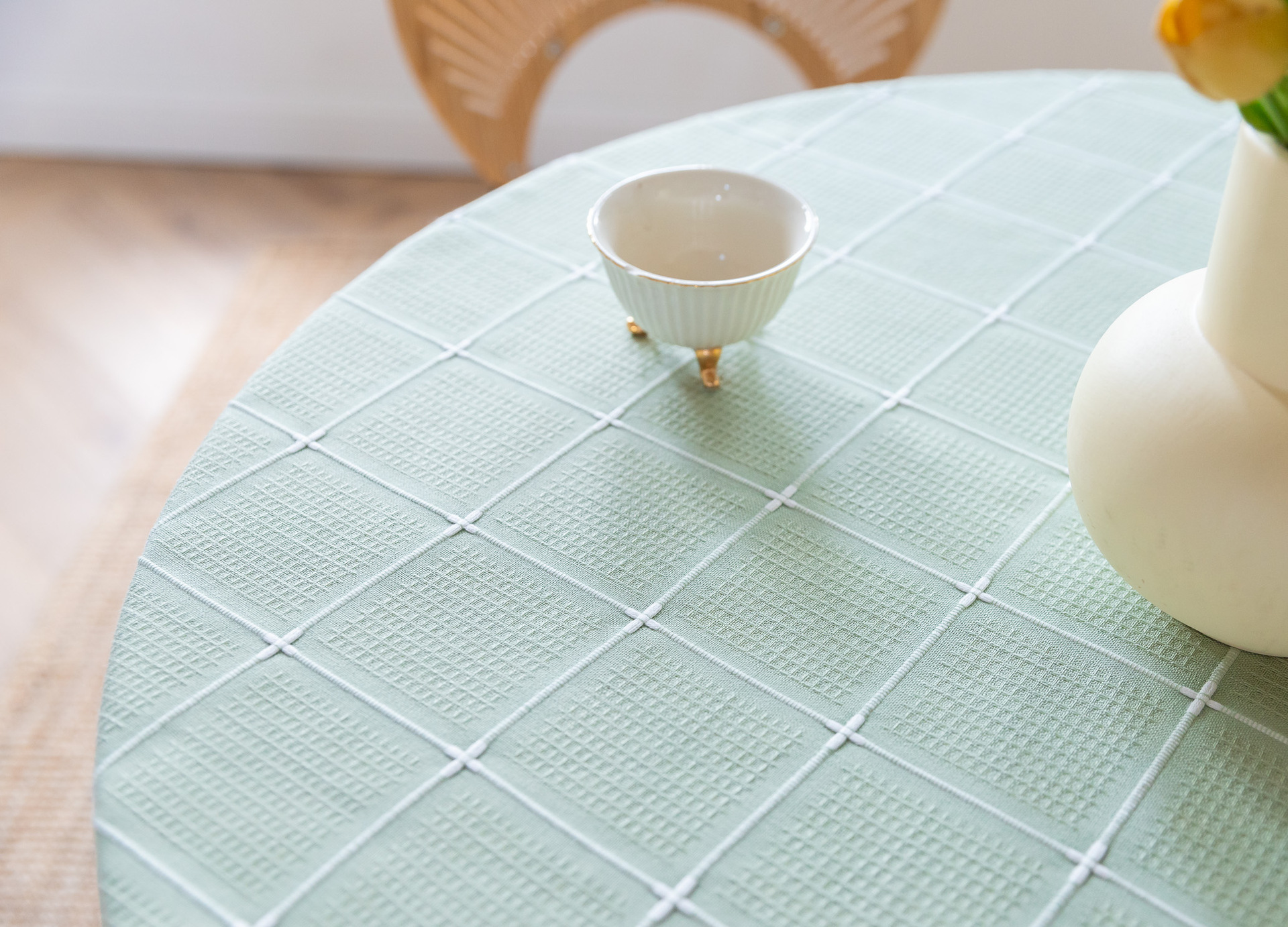 Cross-border new embroidered checkered decorative items, home tablecloths, Japanese solid color, American thickened table cushions pic 23