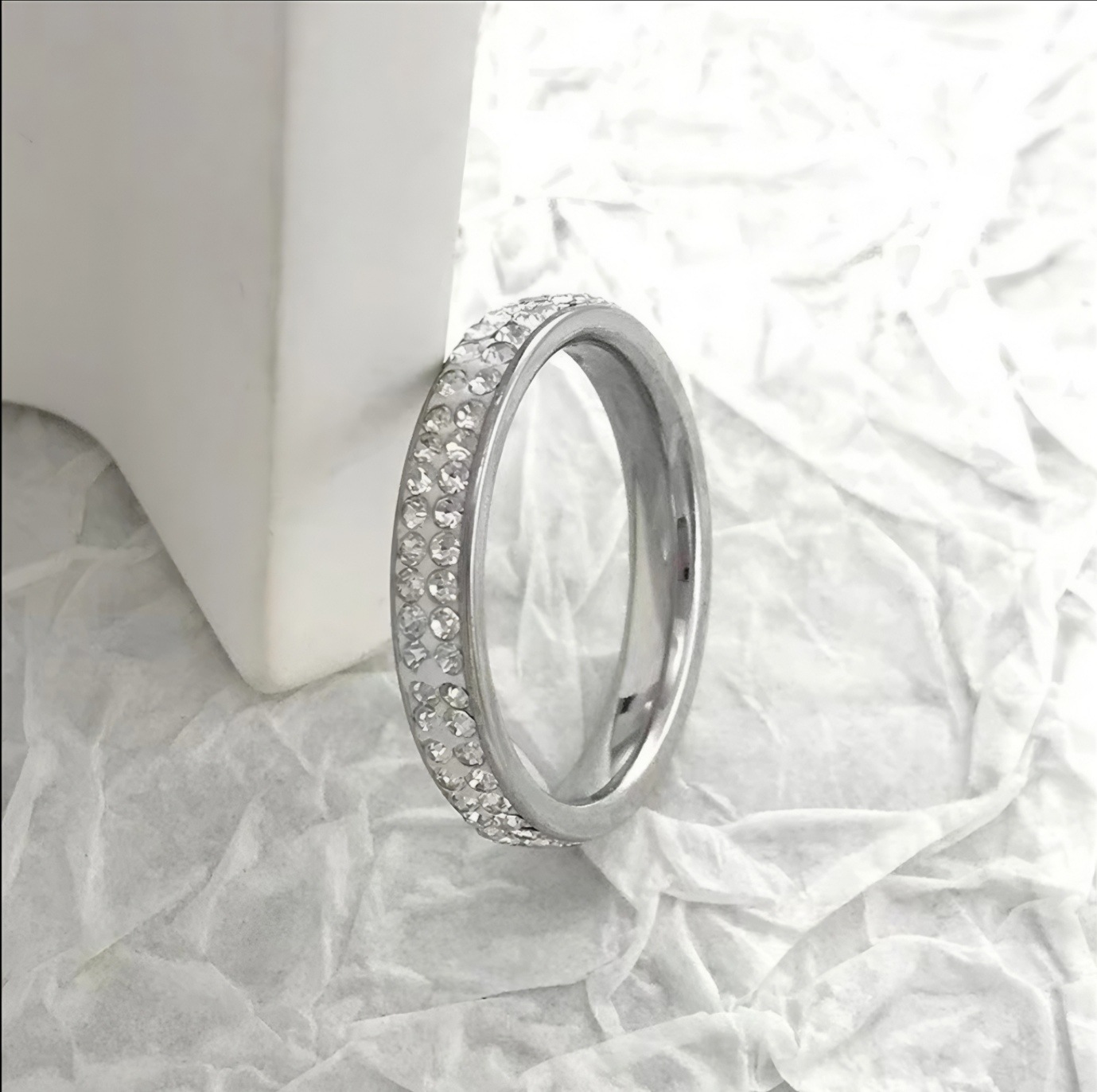 New stainless steel jewelry rings, titanium steel non-fading couple rings, simple and niche design for women, high-end and fashionable pic 4