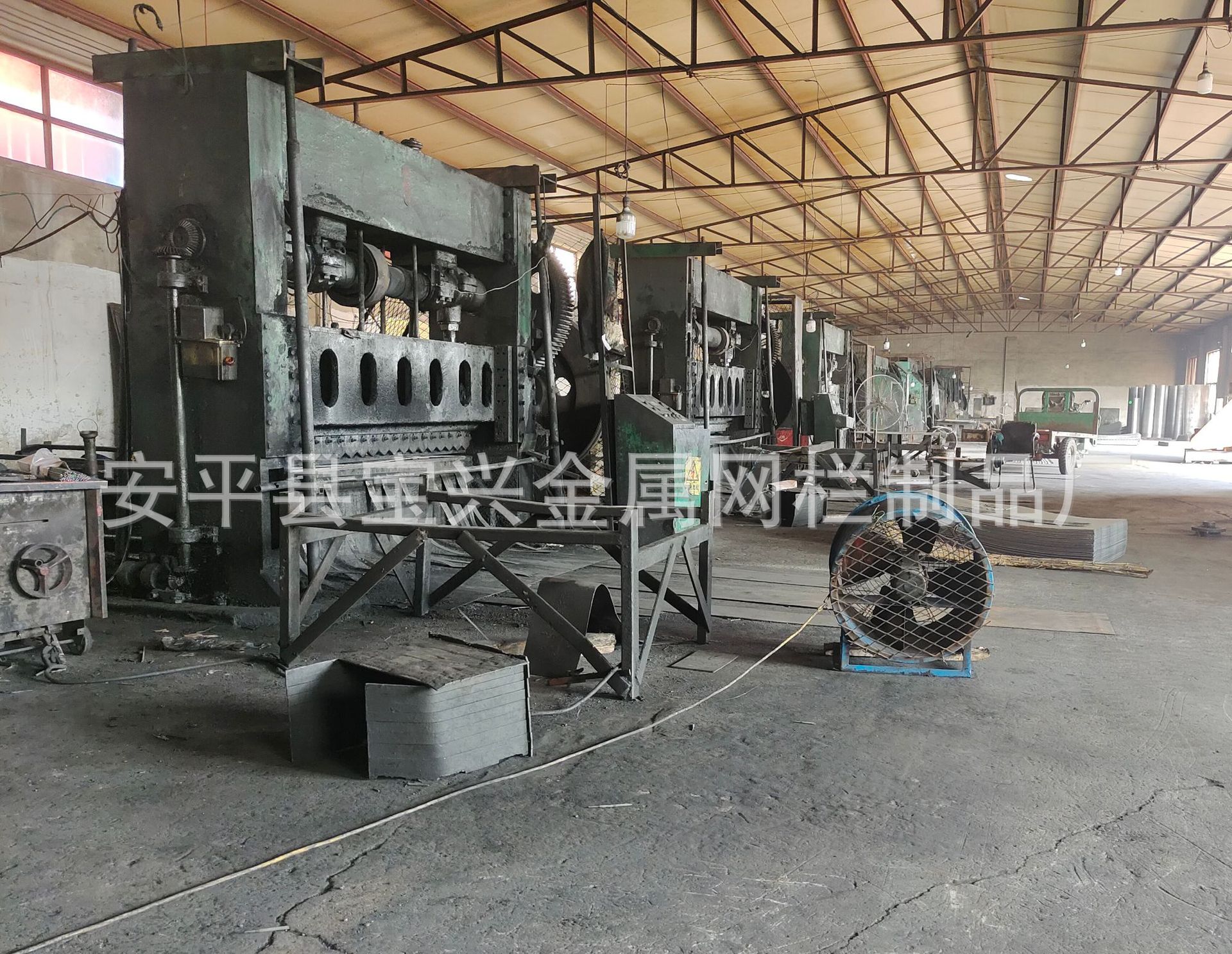 厂家加厚冲压菱形铁网网格金属网板吊顶菱形拉伸网铝网不锈钢网片详情1