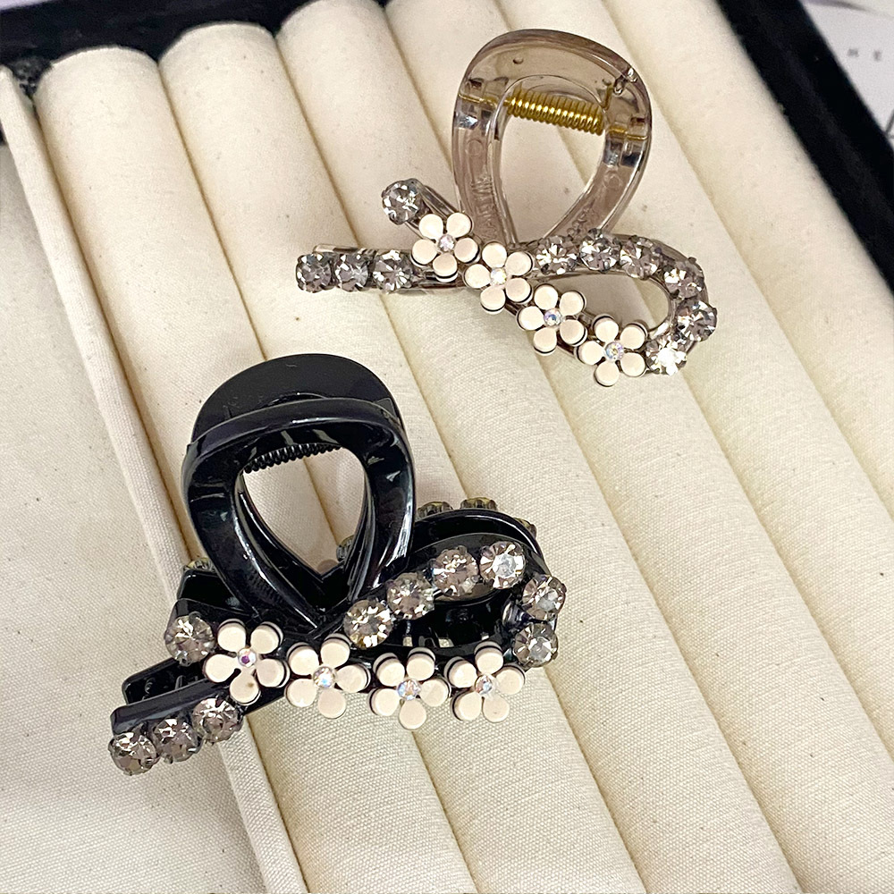 High-end camellia semi-tied hair clips for women, a niche hair accessory with diamonds, simple and elegant style, small grappling clips, less hair volume, shark clips pic 18