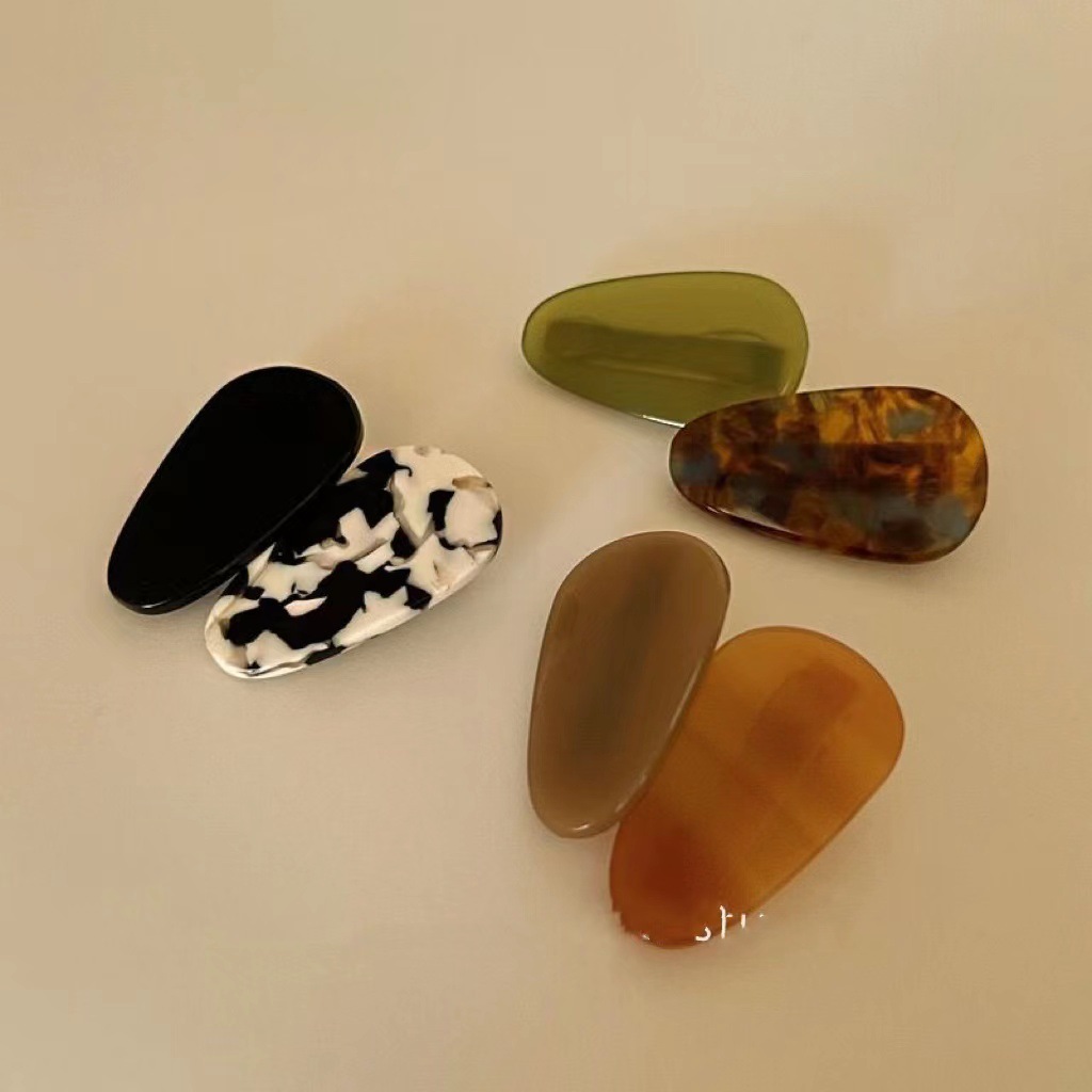 A new Korean style with a unique and stylish side clip, duckbill clip, simple, cute and fashionable bangs clip, hair accessory for women pic 37