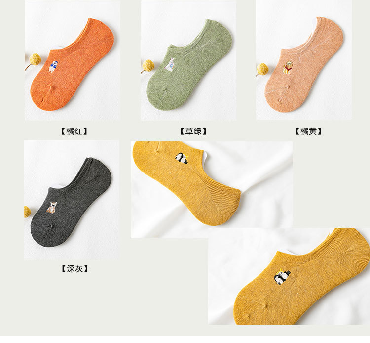 New Japanese-style embroidered cartoon invisible socks for women with a retro style, spring and summer silicone anti-slip cotton embroidered boat socks pic 8