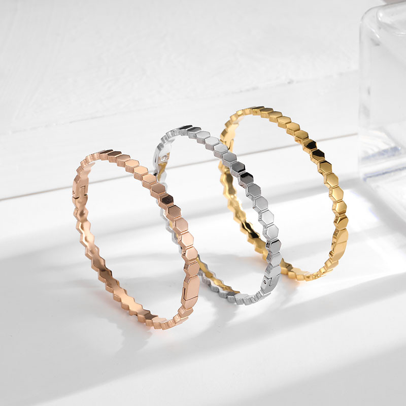 Simple honeycomb titanium steel bracelet, a high-end 18k gold couple bracelet for women, a versatile stainless steel accessory for Internet celebrities pic 2