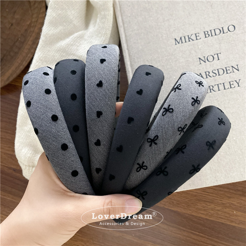A new high-quality black polka dot heart-shaped bow headband from South Korea, sweet and fashionable headband, versatile hair accessory pic 13