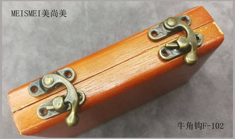 28*34mm bag buckle, horn hook, antique lock buckle, packaging box, bag hardware accessories, buckle, small bronze color pic 16