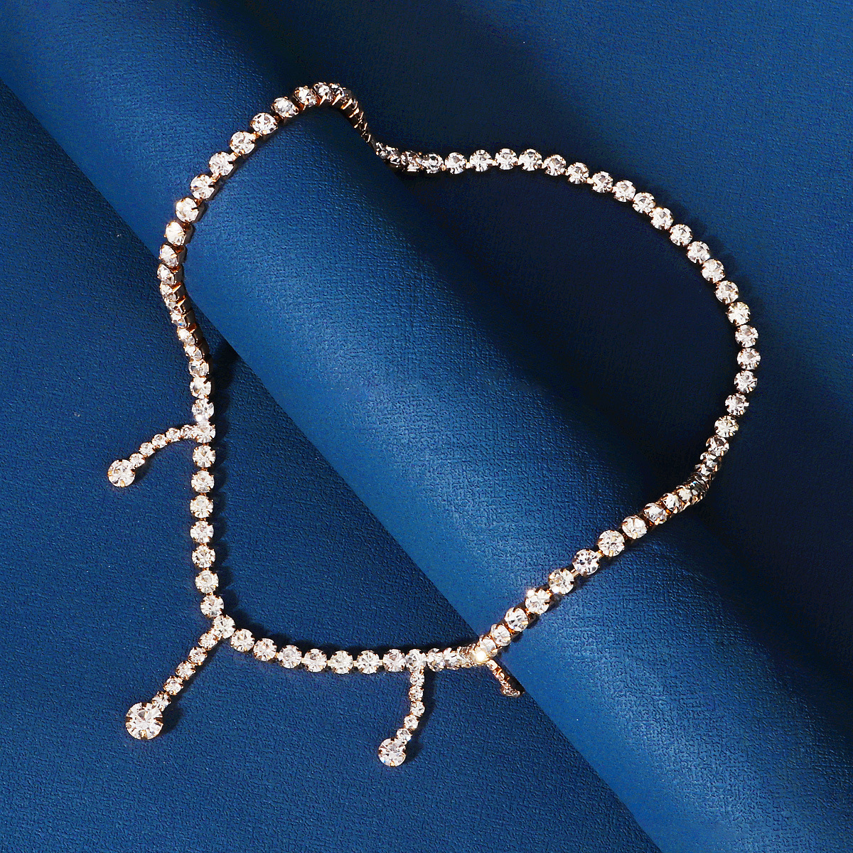 The European and American retro chain headwear features a light luxury design with multiple layers of water diamond headbands and Bohemian-style forehead ornaments pic 30