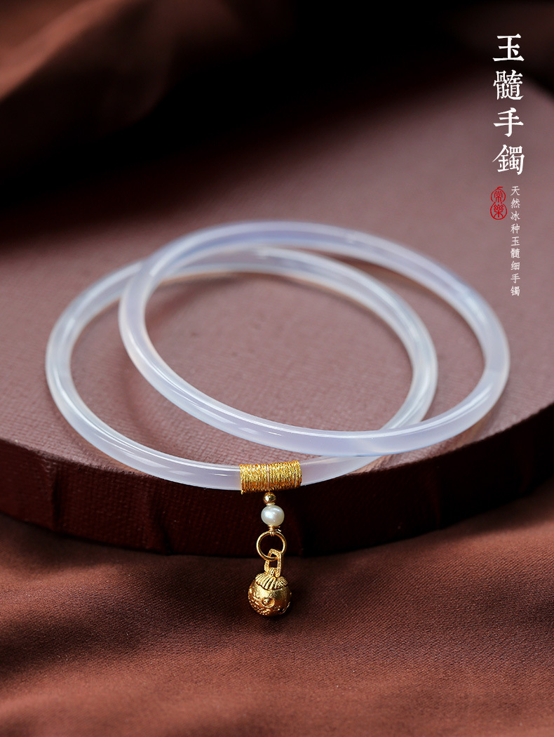 Natural chalcedony jingle bracelet, simple and elegant beauty bracelet for young girls, gold-swallowing beast pendant, fine bracelet manufacturer wholesale pic 15