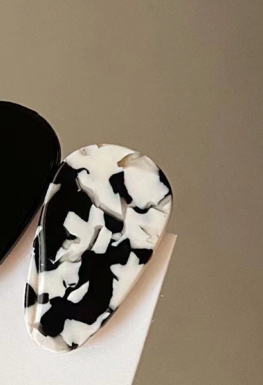 A new Korean style with a unique and stylish side clip, duckbill clip, simple, cute and fashionable bangs clip, hair accessory for women pic 39