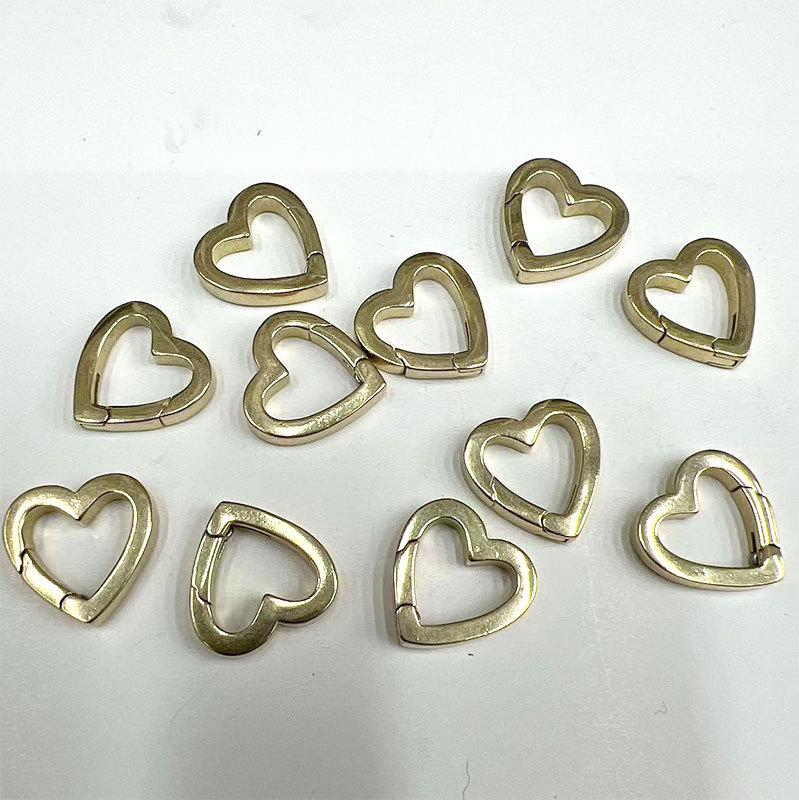 Heart-shaped pig nose buckle, Japanese character connection buckle, keychain, hairball pendant, rope buckle, diy jewelry accessories, factory wholesale pic 1