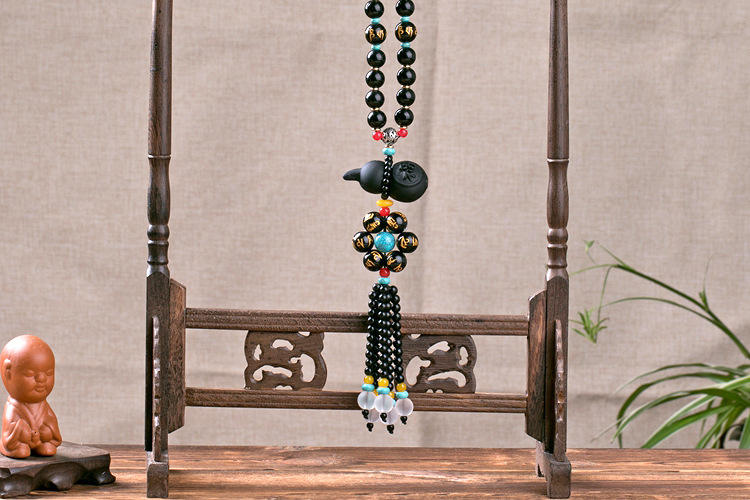 Obsidian gourd car hangers are selling well. Beaded Buddha statue interior products are available for wholesale from car hanger manufacturers pic 11