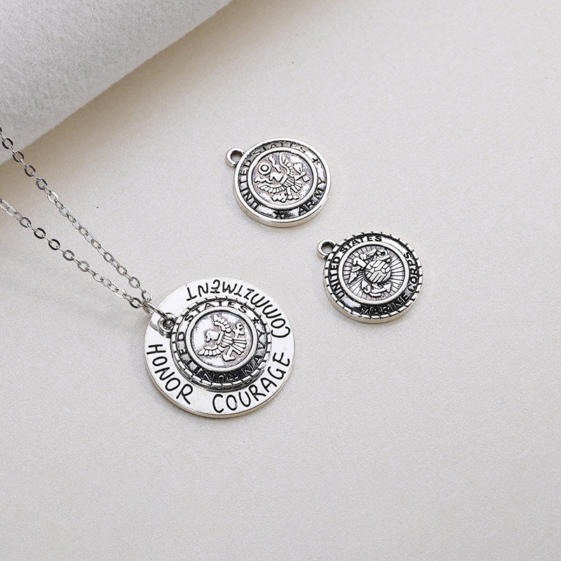 Wholesale of popular DIY alloy jewelry for fitness and sports in Europe and America, commemorative jewelry and pendant accessories for ice hockey players pic 3