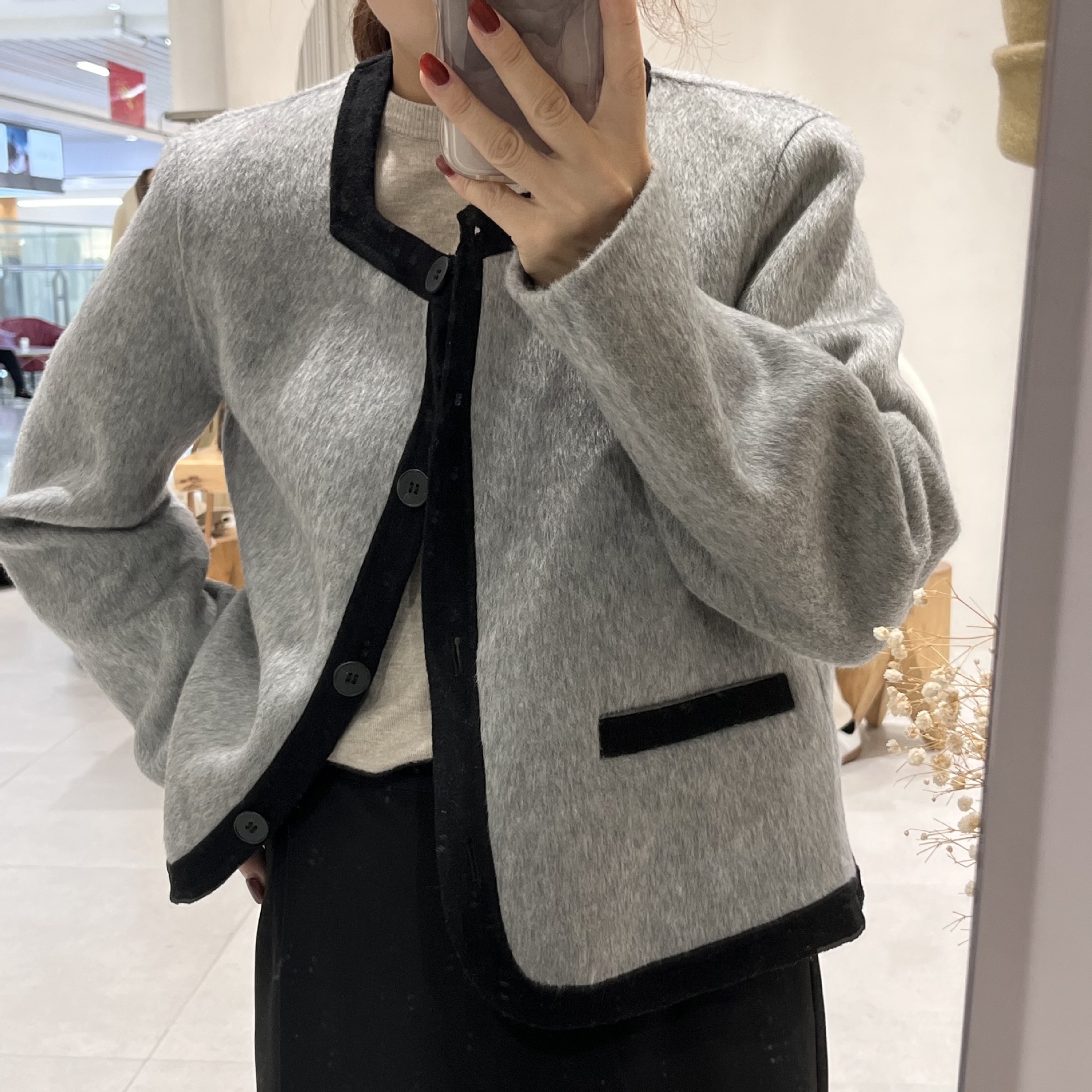 French chanel-style short double-sided wool and woolen coat for women to look younger and petite in spring. Cashmere Hepburn style top pic 19