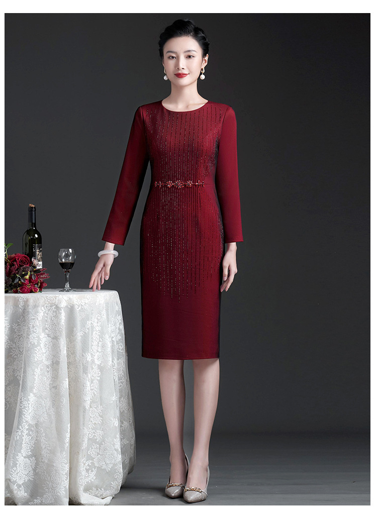 Venta directa de fábrica 2023 otoño invierno nuevo estilo manga larga con peluche temperamento modesto vestido de mamá de mediana edad y edad vestido de tamaño grande pic 19