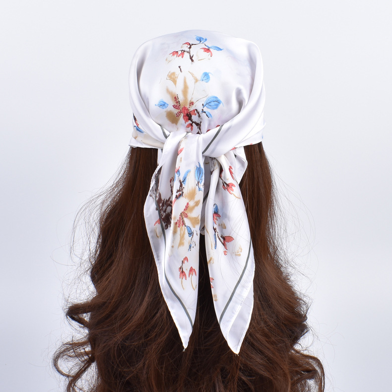 Wholesale of the new sweet floral pattern imitation silk scarves for autumn and winter 2022. Fashionable and elegant 70-square-meter scarves are versatile pic 18