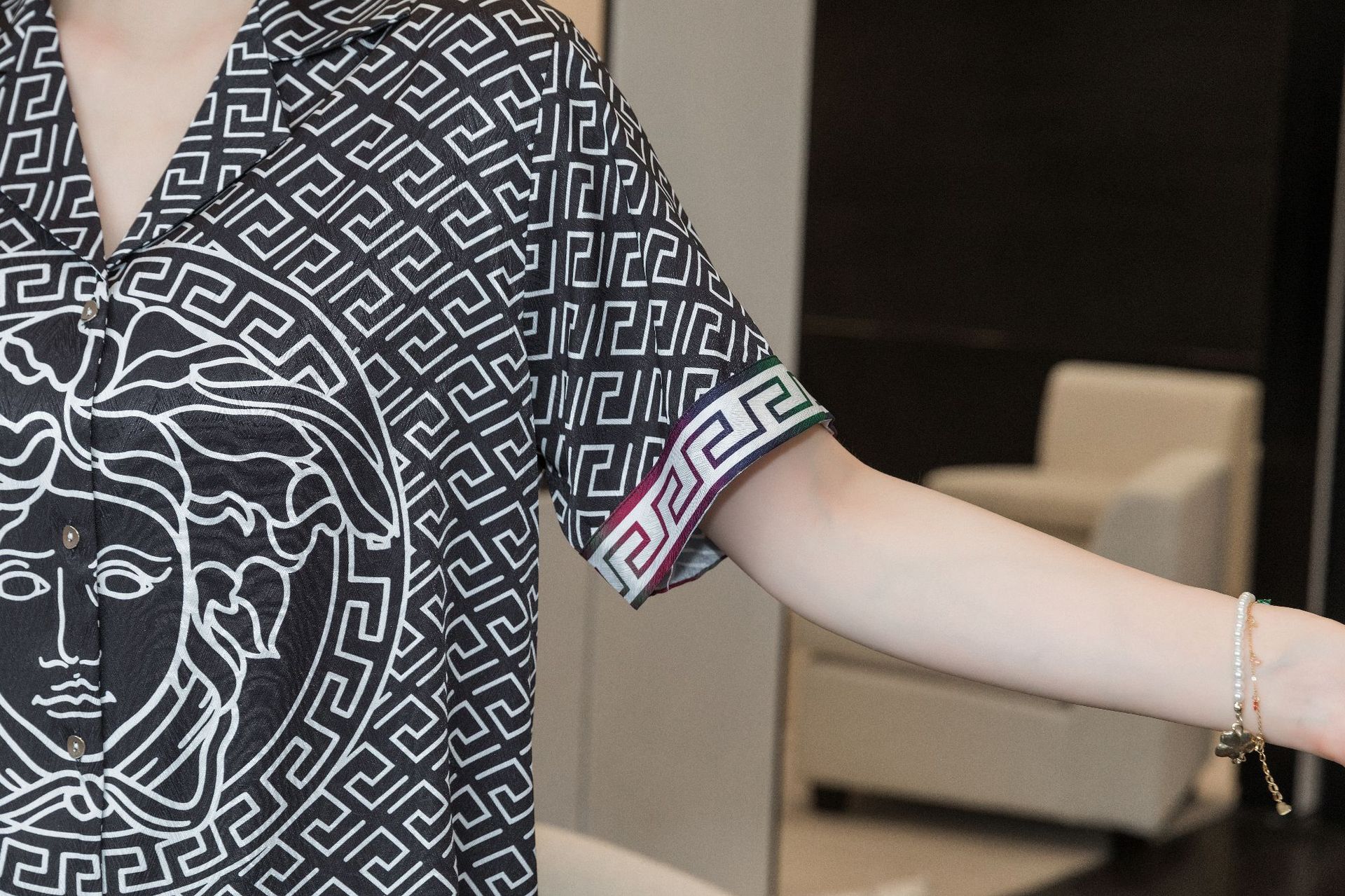 春夏新款冰丝情侣睡衣女短袖长裤套装男士高级感家居服外穿欧美风详情18