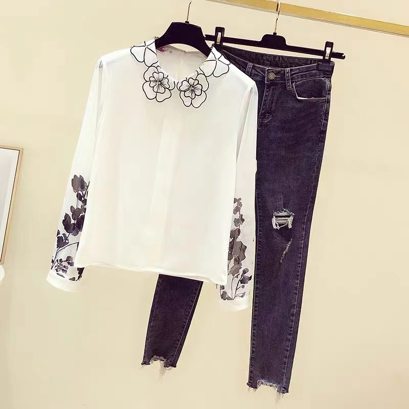 2023 Spring and Autumn New Hong Kong-style retro printed color-blocking long-sleeved chiffon shirt, a unique design for women pic 3