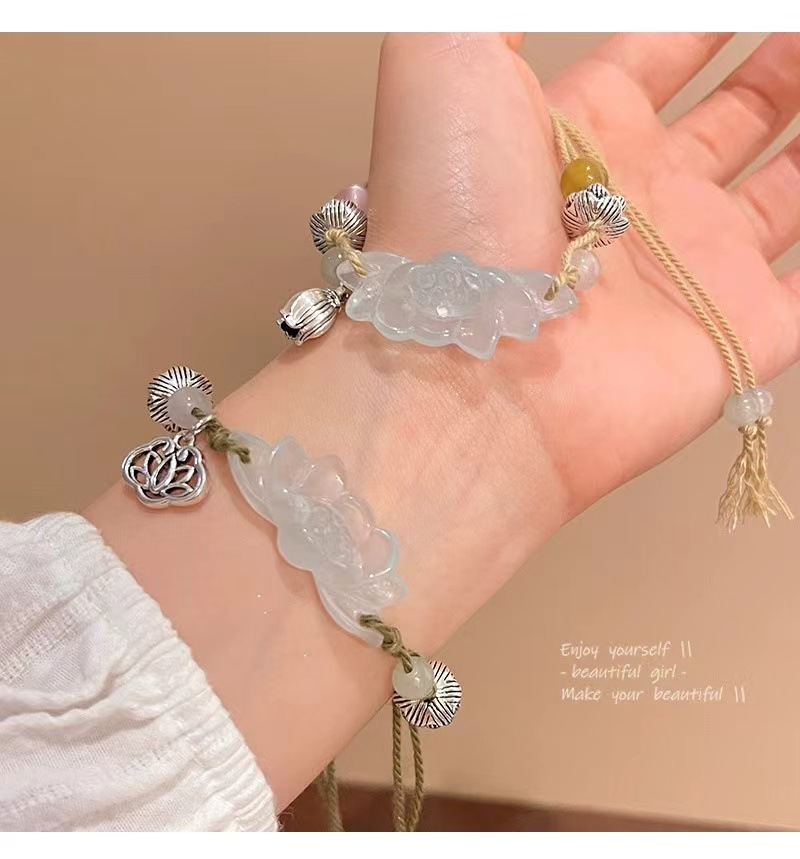 新中式古风编织莲花抽拉手链女2024年新款轻奢小众仿玉髓串珠手饰详情6