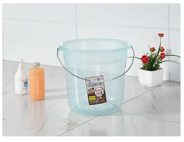 新款圆形塑料桶 家用手提塑料水桶 加厚洗衣桶透明宿舍洗澡桶详情13