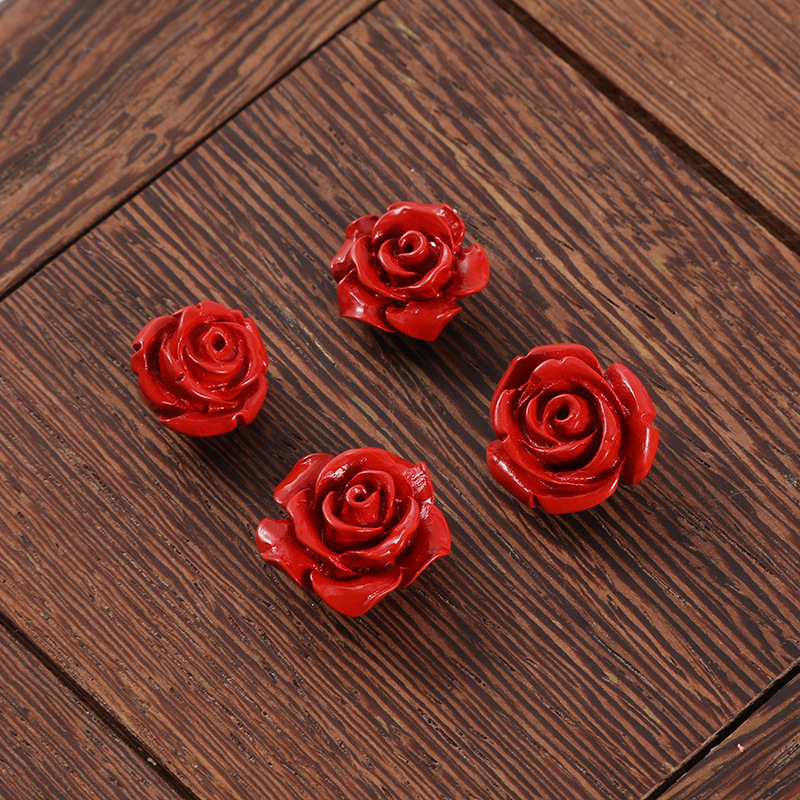 Wholesale of high-content cinnabar flat-bottomed lotus, perforated rose, small accessories, lotus seeds, lotus pods and loose beads pic 2