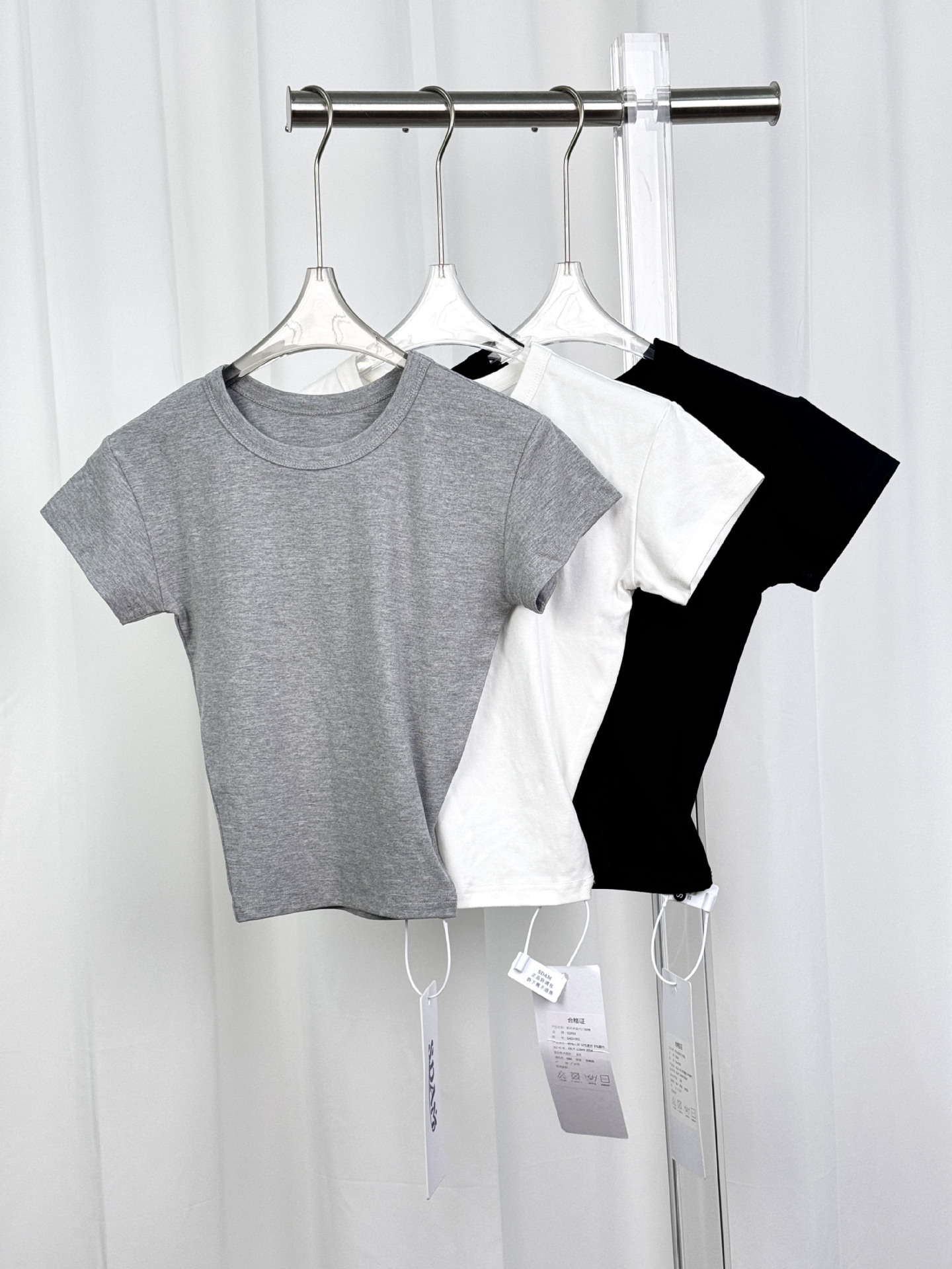 现货Skims卡戴珊经典正肩辣妹运动内搭打底紧身上衣莫代尔t恤详情2