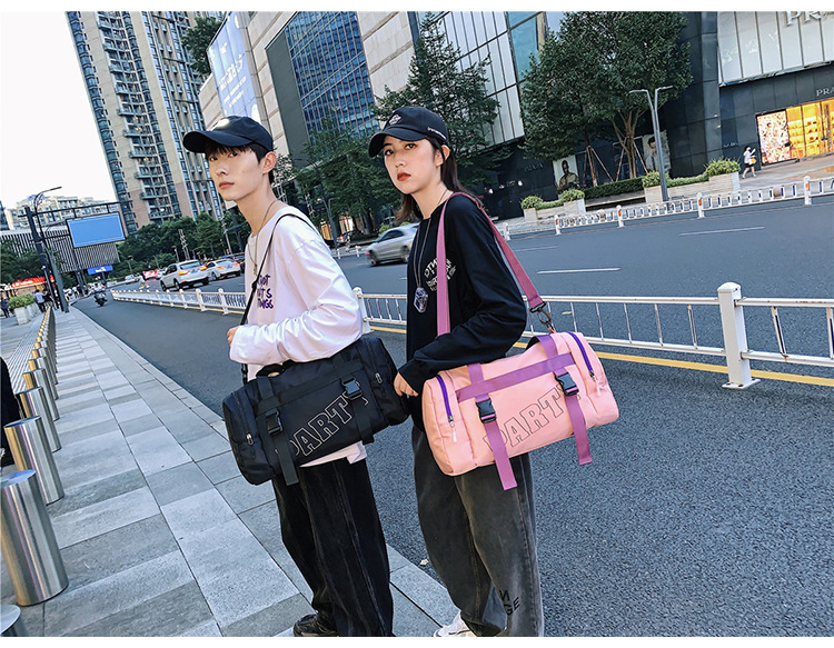 手提短途旅行包女潮牌时尚休闲斜挎包干湿分离运动大容量健身包男详情11