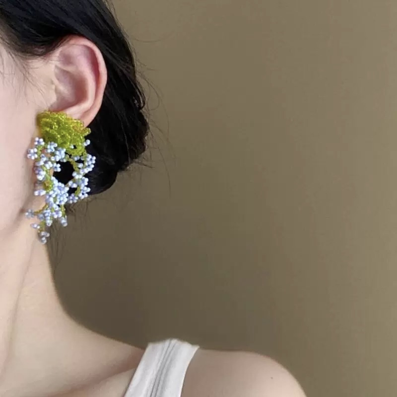 Exquisite zircon dandelion flower stud earrings with a light luxury and high-end feel, Korean exquisite earrings, retro light luxury earrings for women pic 7