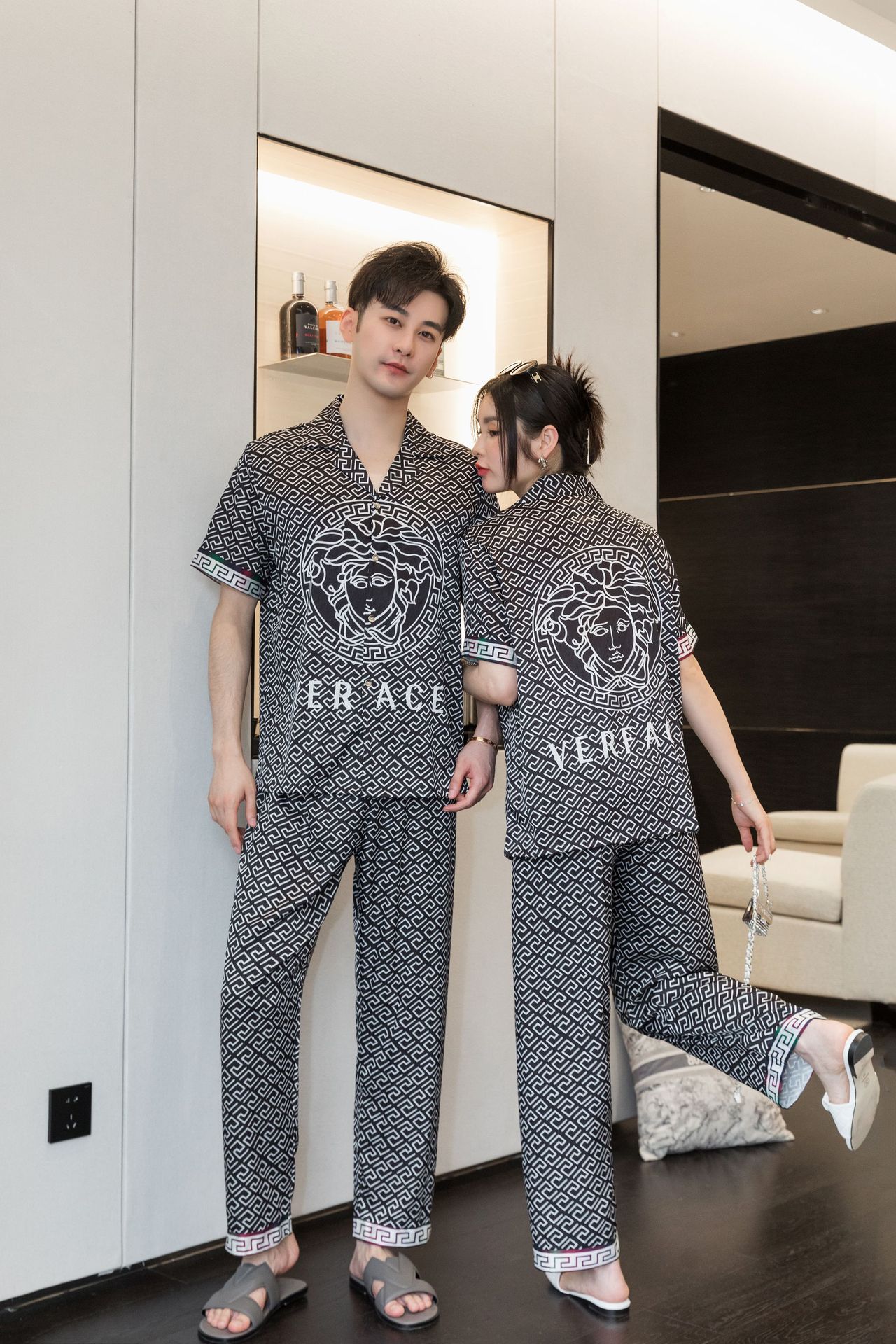 春夏新款冰丝情侣睡衣女短袖长裤套装男士高级感家居服外穿欧美风详情7