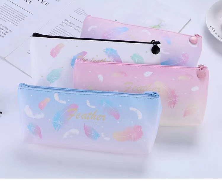 Simple leather large-capacity quille case for girls, cute pencil case, creative stationery storage bag for junior high school and primary school students pic 1