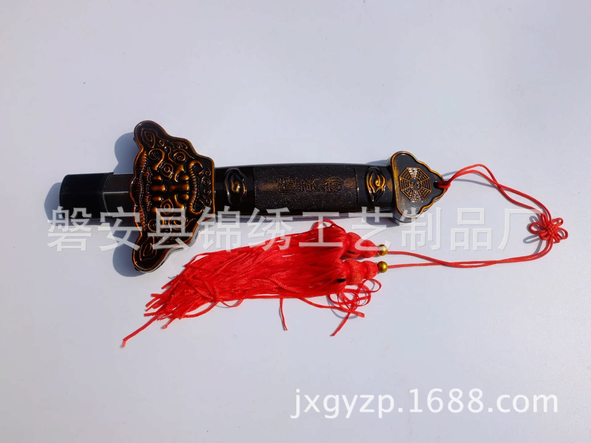 Factory direct sales of telescopic swords, morning exercises, martial arts, Tai Chi swords, unopened at the A Ren Scenic Area Temple Fair ten-yuan store, unpackaged pic 2