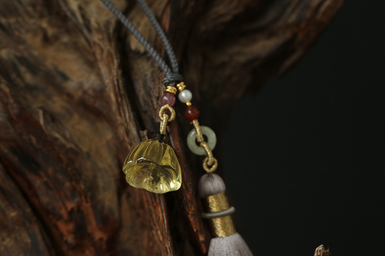 Natural crystal tassels, car hangers, bag hangers, key hangers, yellow crystal lotus pod waist accessories, Hanfu, walking prohibition, cheongsam, lapel pic 4