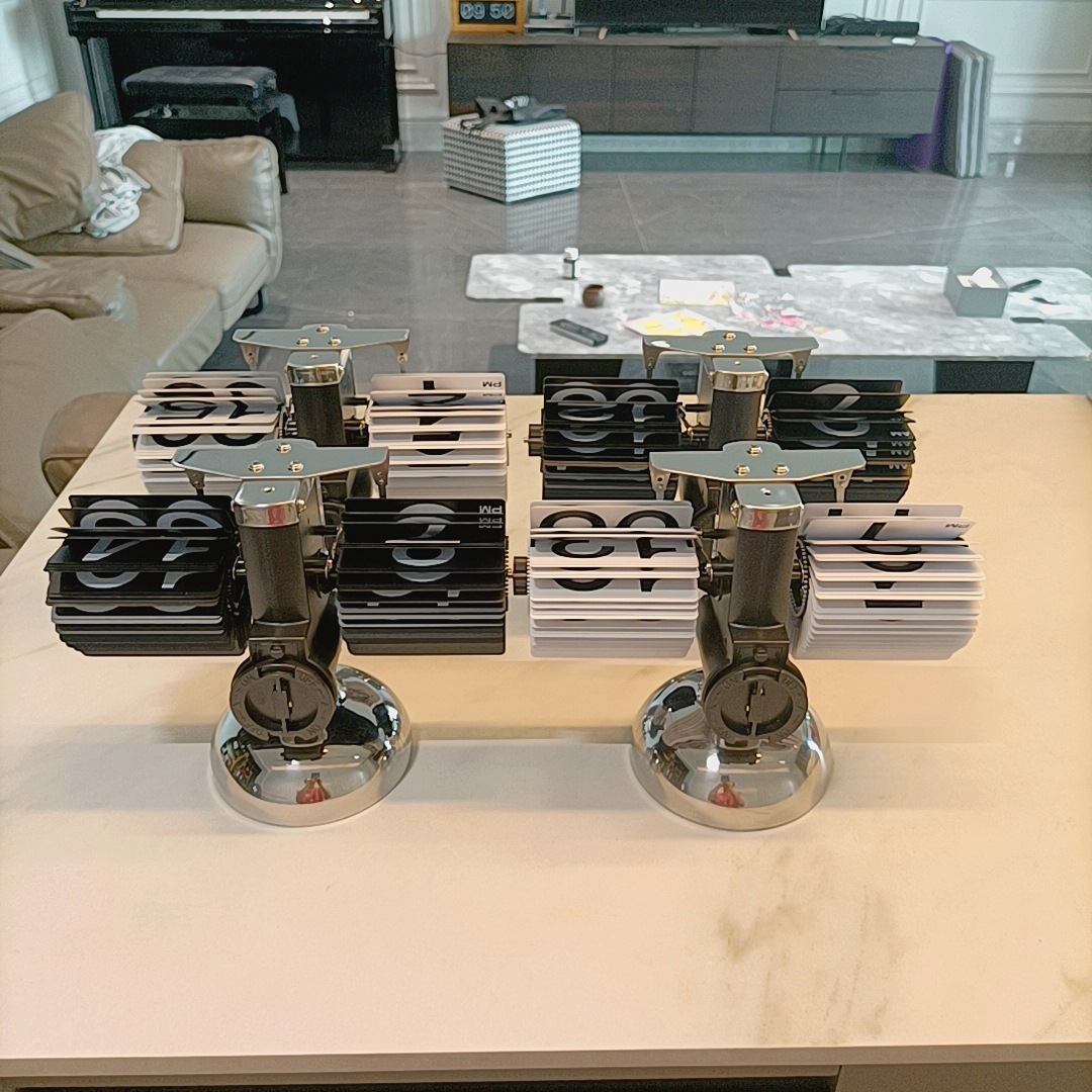 Factory direct sales of European-style automatic page-turning clocks, retro and simple home living room table clocks, small balances, mechanical page-turning clocks pic 20