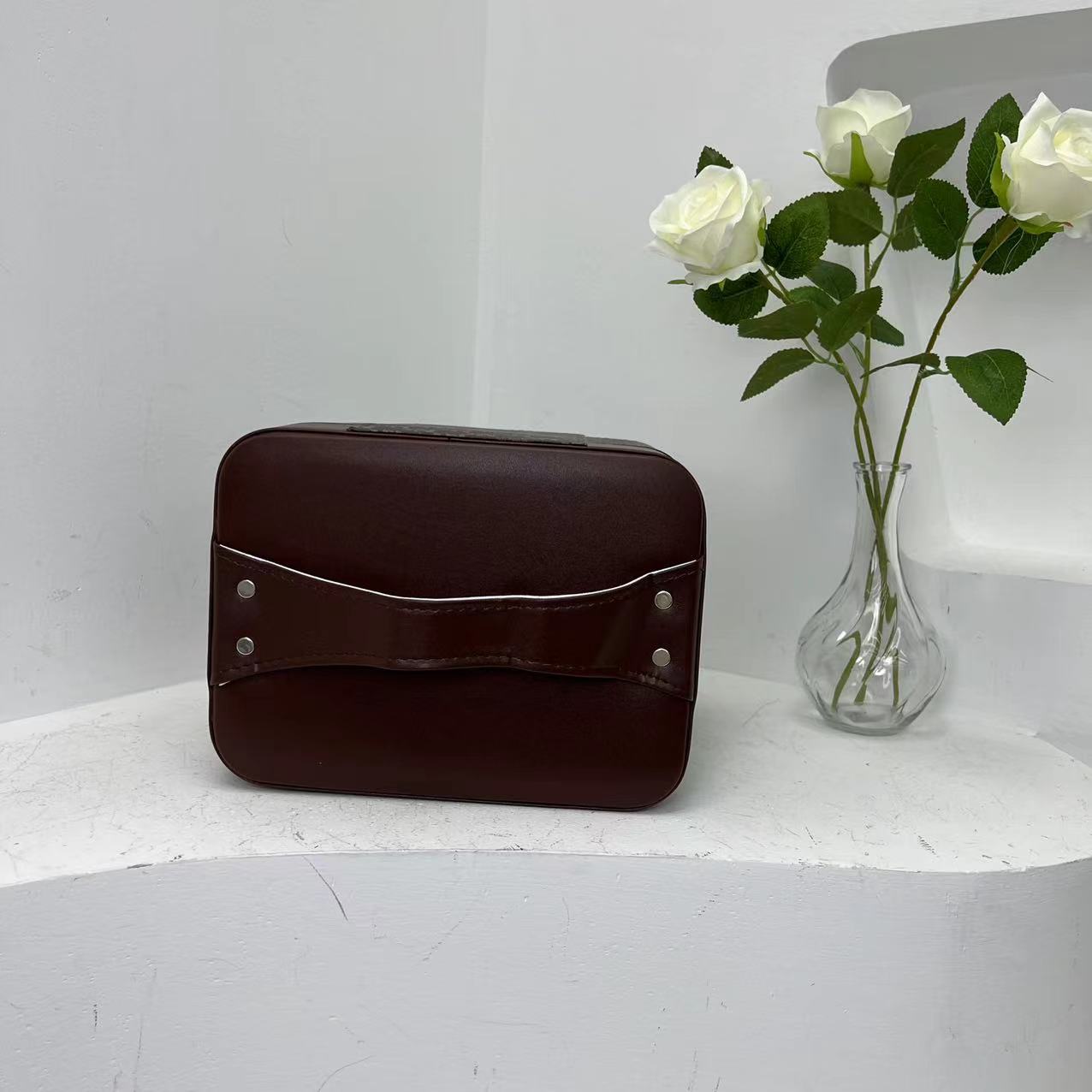 化妆包简约时尚潮手提化妆包便携分区收纳盒字母大容量旅行化妆包详情5