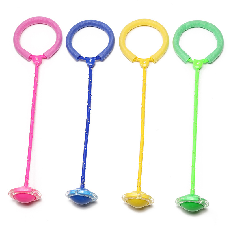 地摊热销儿童健身玩具闪光跳炫舞跳跳环带灯七彩蹦蹦球闪光跳跳球详情6