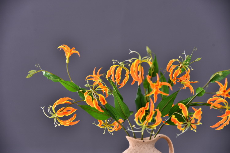 Lanjin artificial Plant Long Branch 3-head Jialan Flame Lily, high-end artificial flower, artificial flower, artificial flame lily, strange lily, home decoration pic 30
