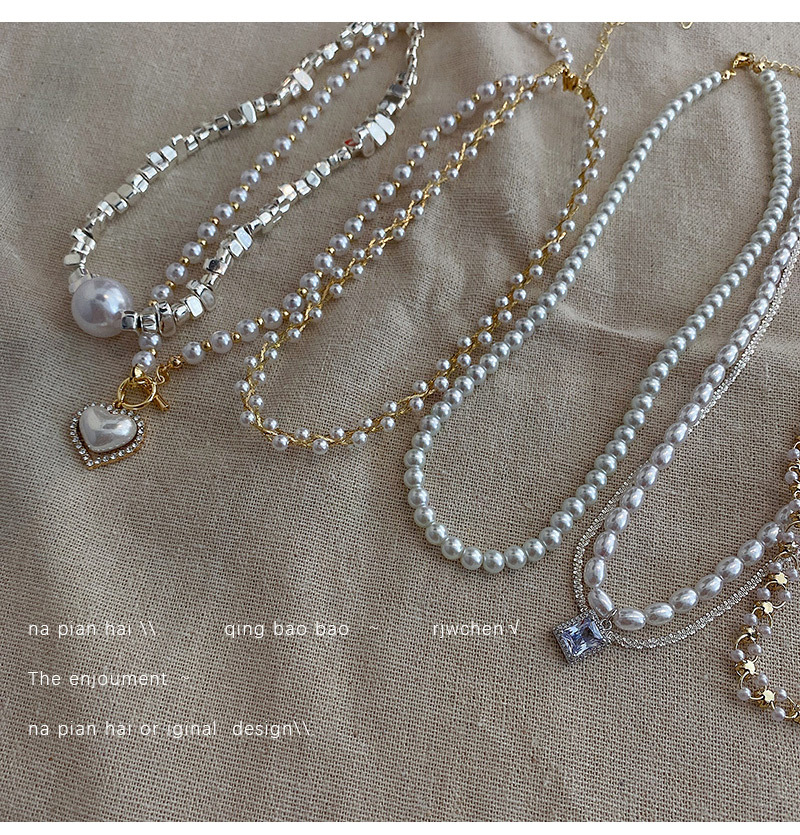 French retro high-end pearl necklace with a unique feminine charm, simple and elegant sweater chain, gentle and fairy-like accessory pic 5