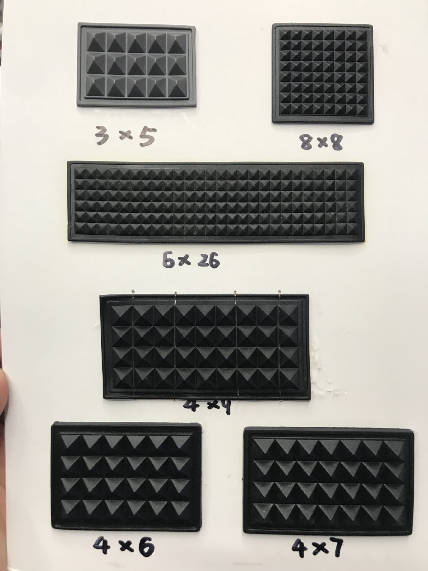 We have a wide range of PVC bag bottom pads, bag bases, plastic anti-slip plastic foot-soaking and soft foot studs in stock. We will ship them on the same day pic 9