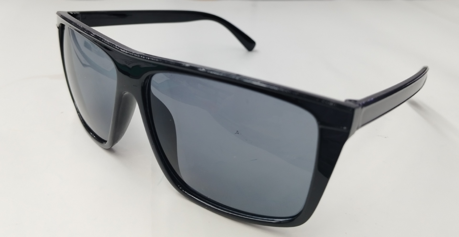 2024新款男士塑料休闲运动太阳镜 时尚轻便地摊墨镜 眼镜厂家直销批发 防紫外线保护眼睛详情12